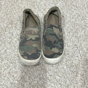 Women’s Camouflage Slip-On Shoes